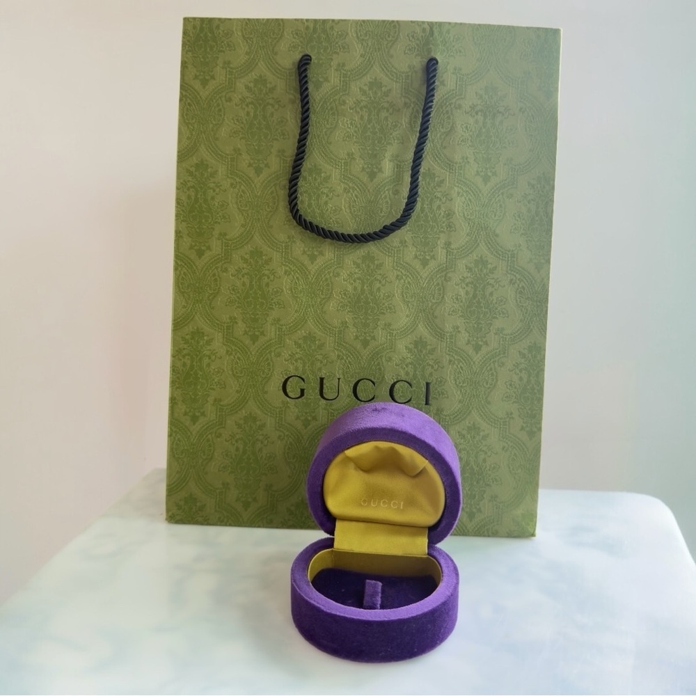 Gucci Purple Velvet Clam Style Ring Jewelry Box Gucci Shopper Designer Gift Bag